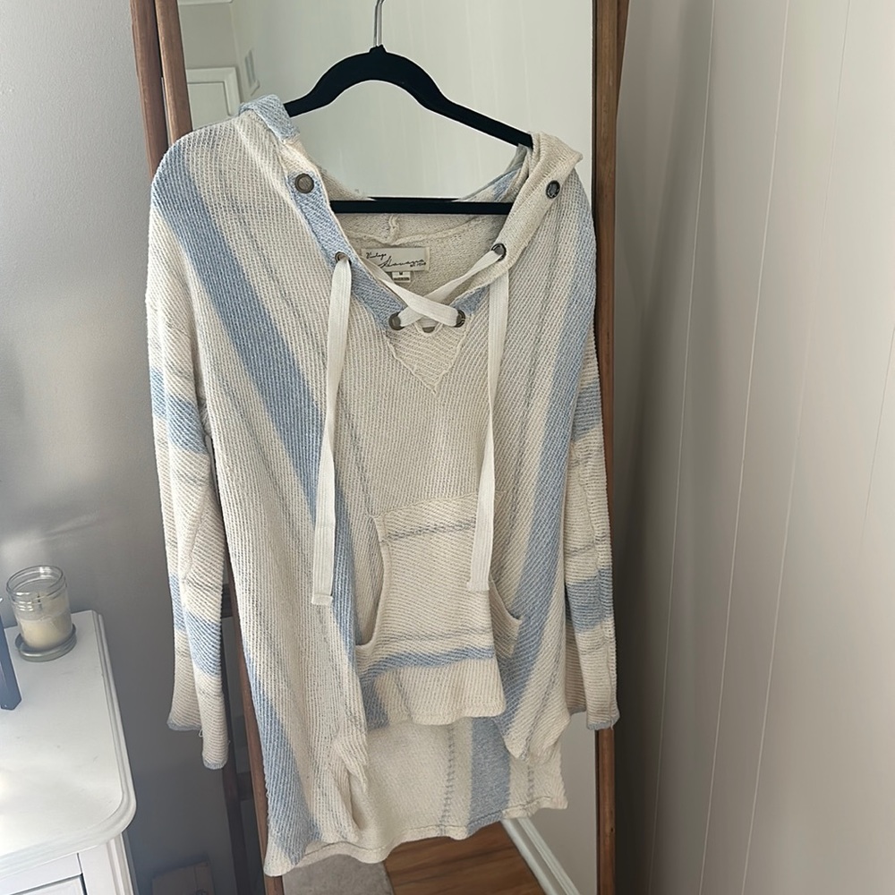 Blue & white beach coverup / sweater size M.